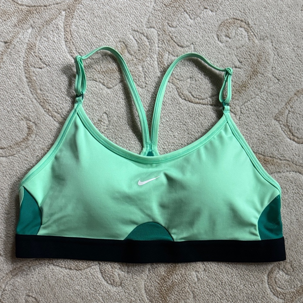 Nike Indy Women's Light-Support Padded U-Neck Sports Bra - M